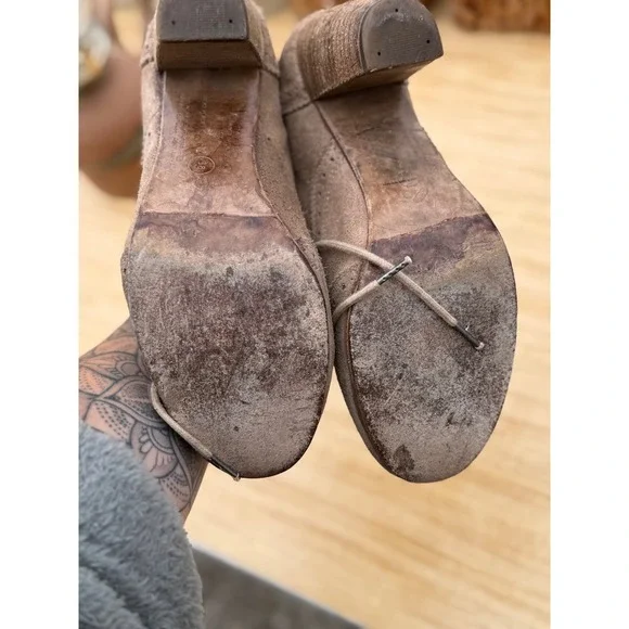 ALL SAINTS Suede Wingtip Oxford Heel Booties Women's Lace Up Dress Shoes Taupe - Picture 3 of 6